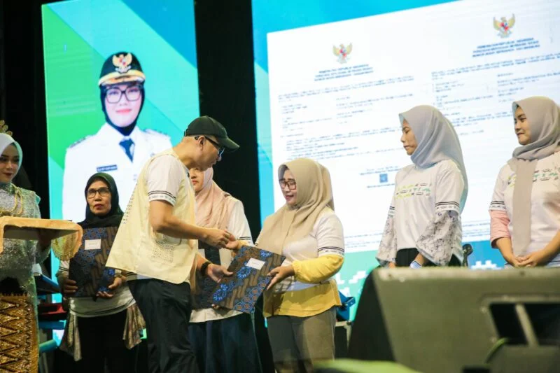 Gubernur Buka Festival UMKM dan Pasar 1001 Malam di Lampung Timur